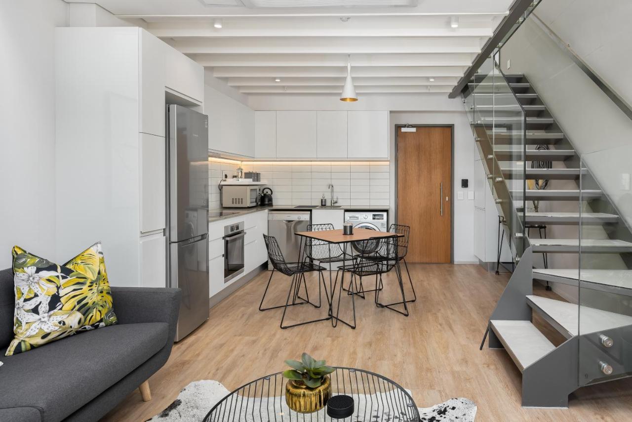 117 On Strand Apartments Fokváros Kültér fotó