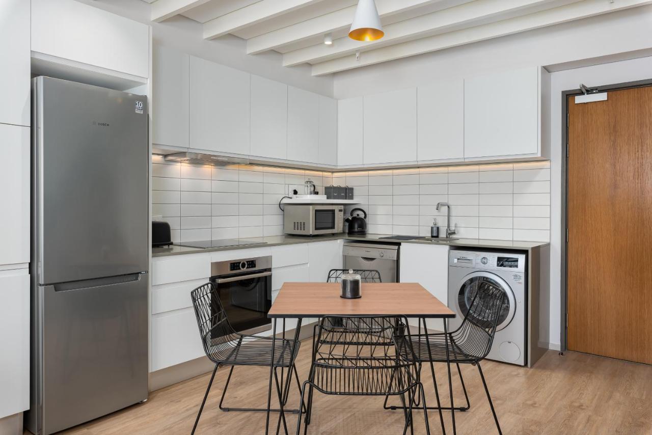 117 On Strand Apartments Fokváros Kültér fotó