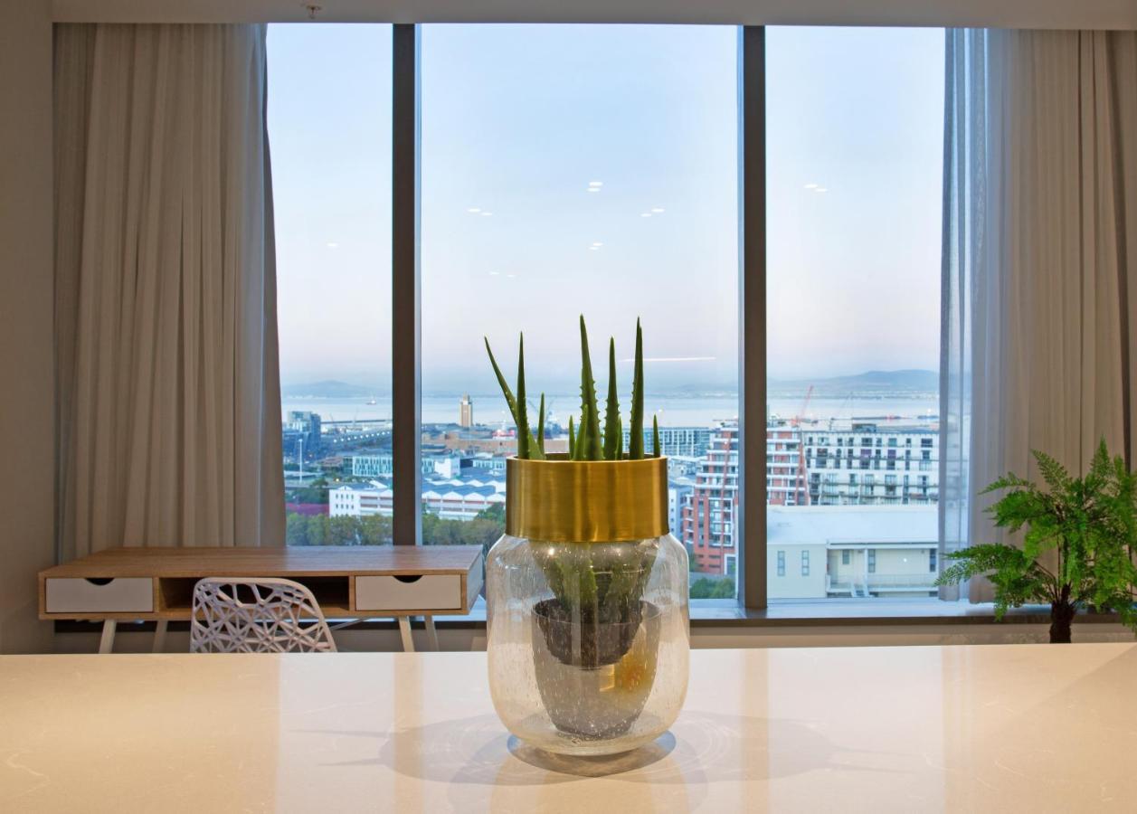 117 On Strand Apartments Fokváros Kültér fotó